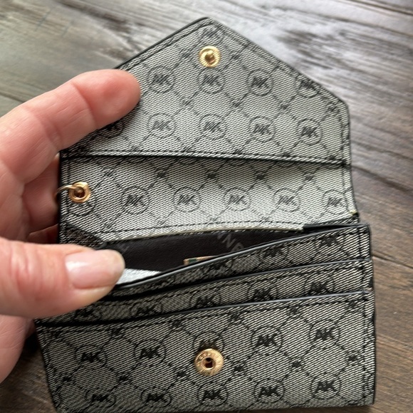 Ann Klein Key Chain wallet/ID/card holder,snap flap top,polyurethane 4.5x3 - Picture 4 of 11